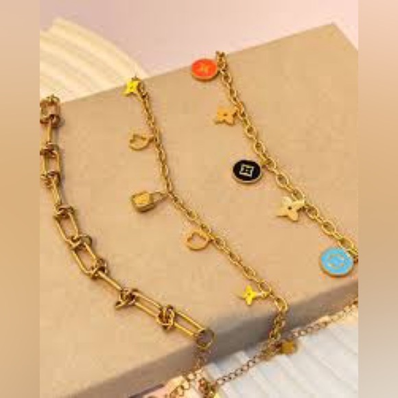 18K Gold Clover & Flower Candy Colored Enamel Chunky Chain Bracelet No Fade - Picture 4 of 6